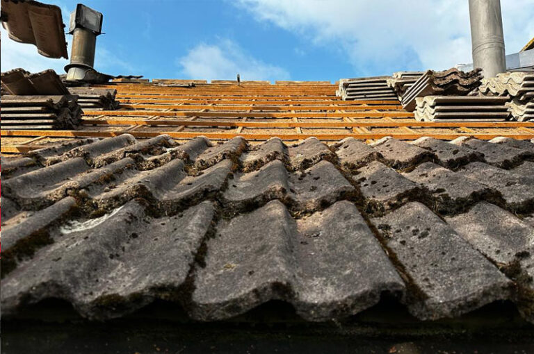 Dak renoveren . dakdekker doetinchem Dakdekker uden platte daken hellende daken